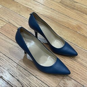 Michael Kors 8.5 navy blue pumps